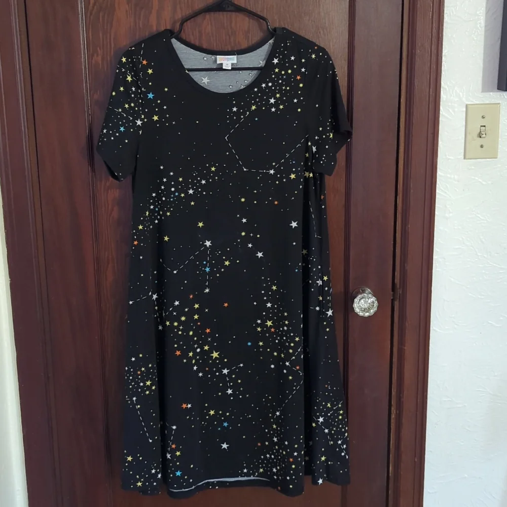 LuLaRoe Black Horoscope Star Gazing Short Sleeve Tshirt Dress with Pockets Sz M
